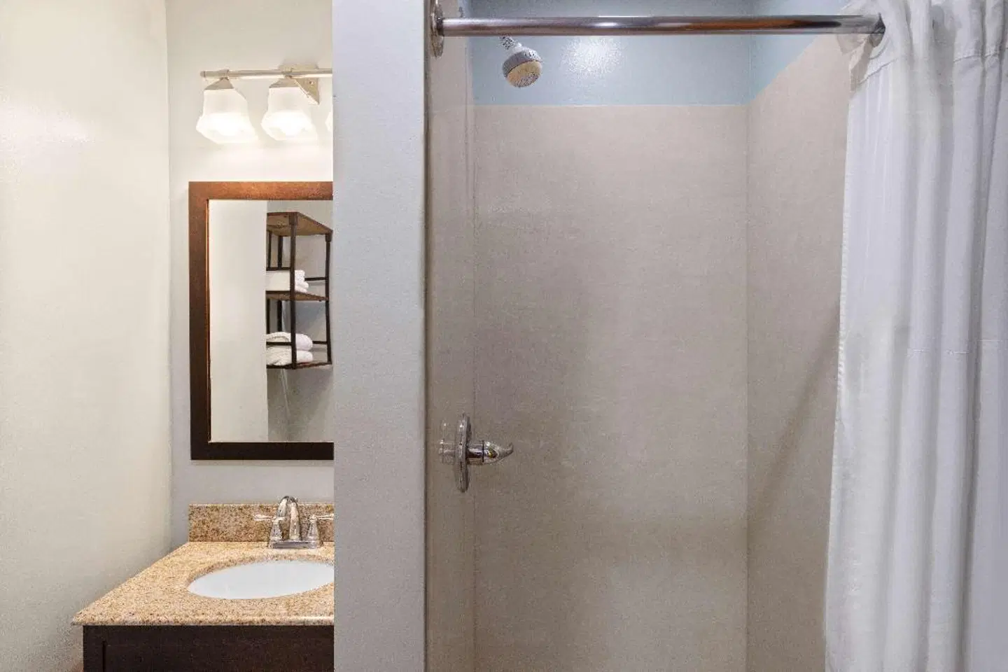 Days Inn by Wyndham Kill Devil Hills Oceanfront - Wilbur Badezimmer