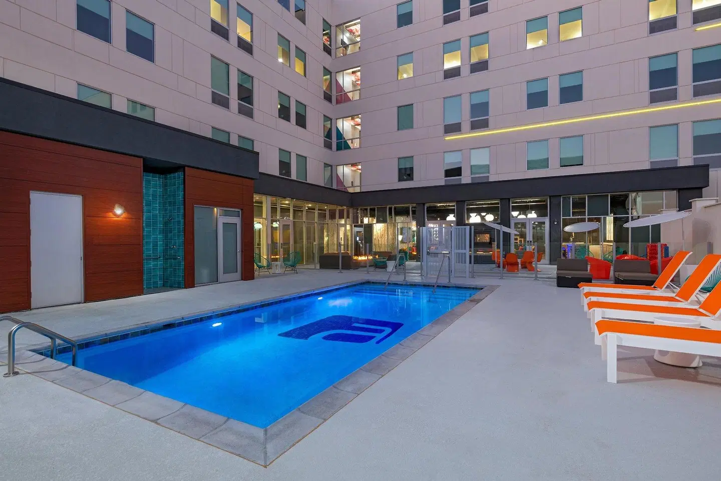 Aloft Waco Baylor OUTDOOR_POOL