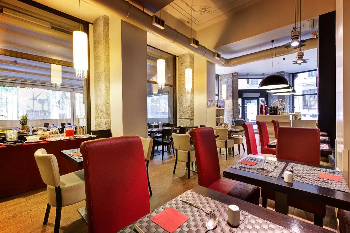 Dharma Luxury Hotel Restaurant