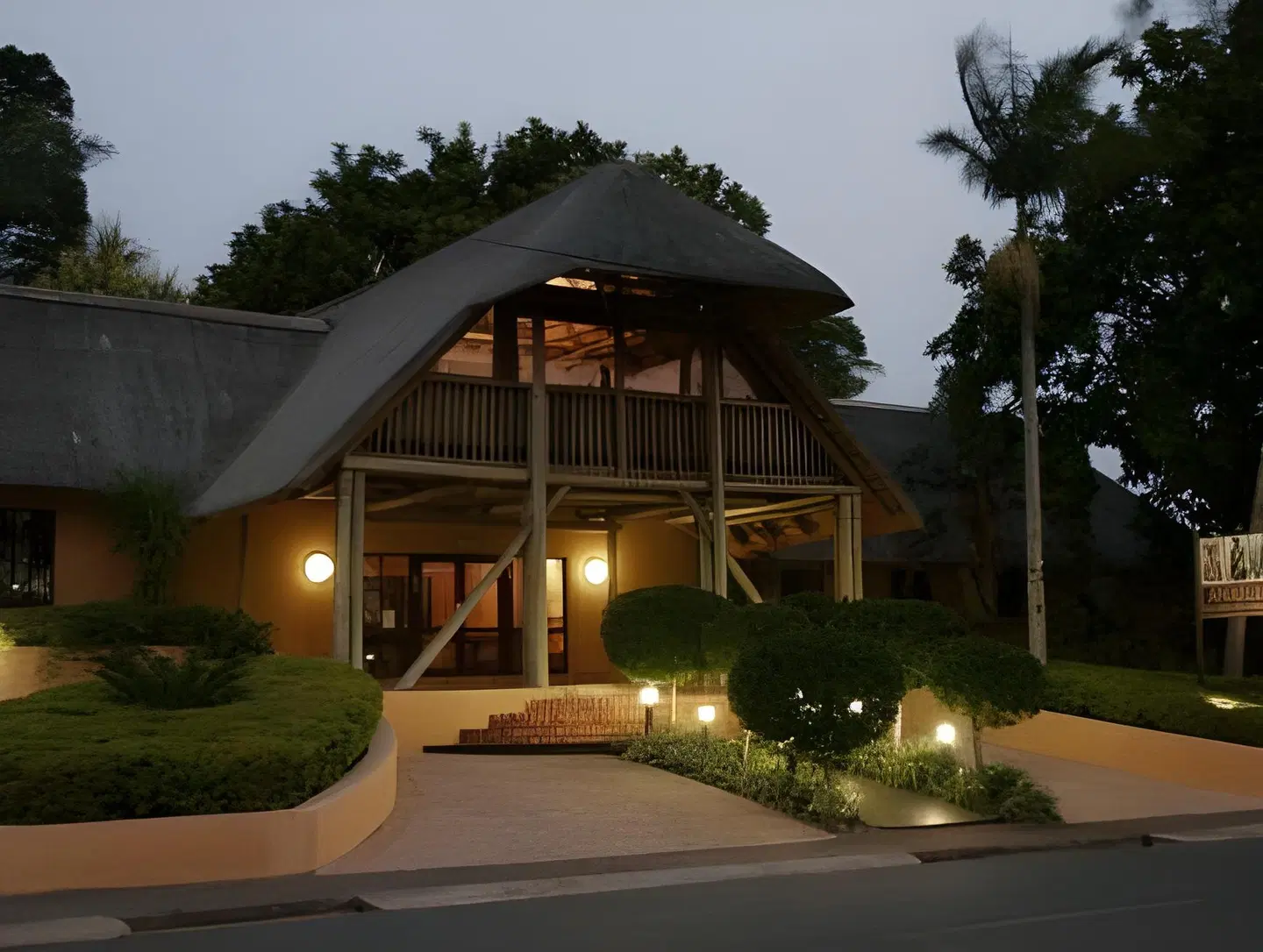 AmaZulu Lodge EXTERIOR