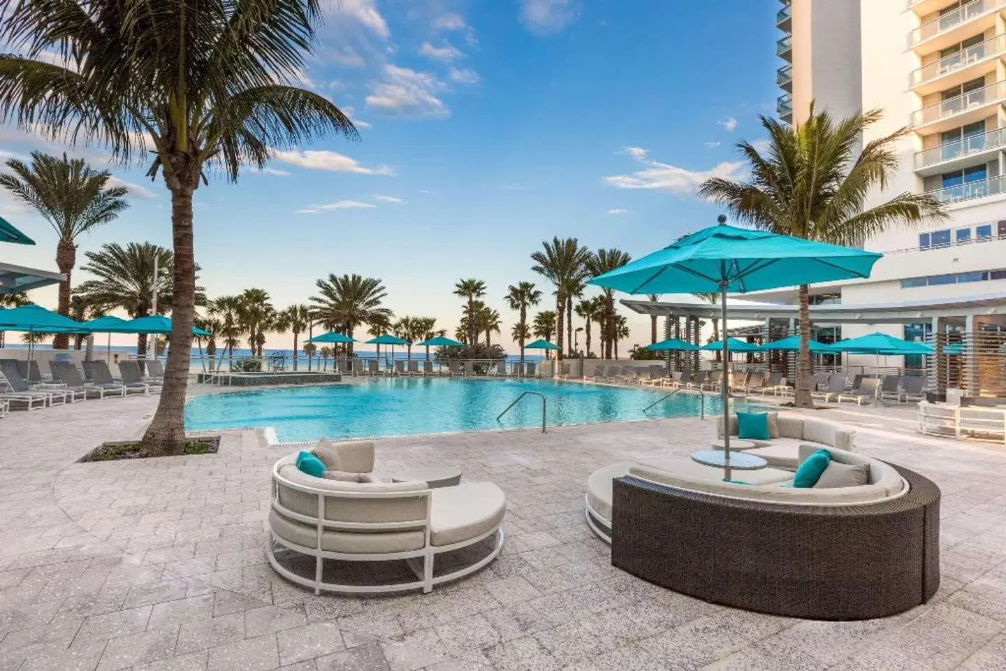 Wyndham Grand Clearwater Beach OUTDOOR_POOL