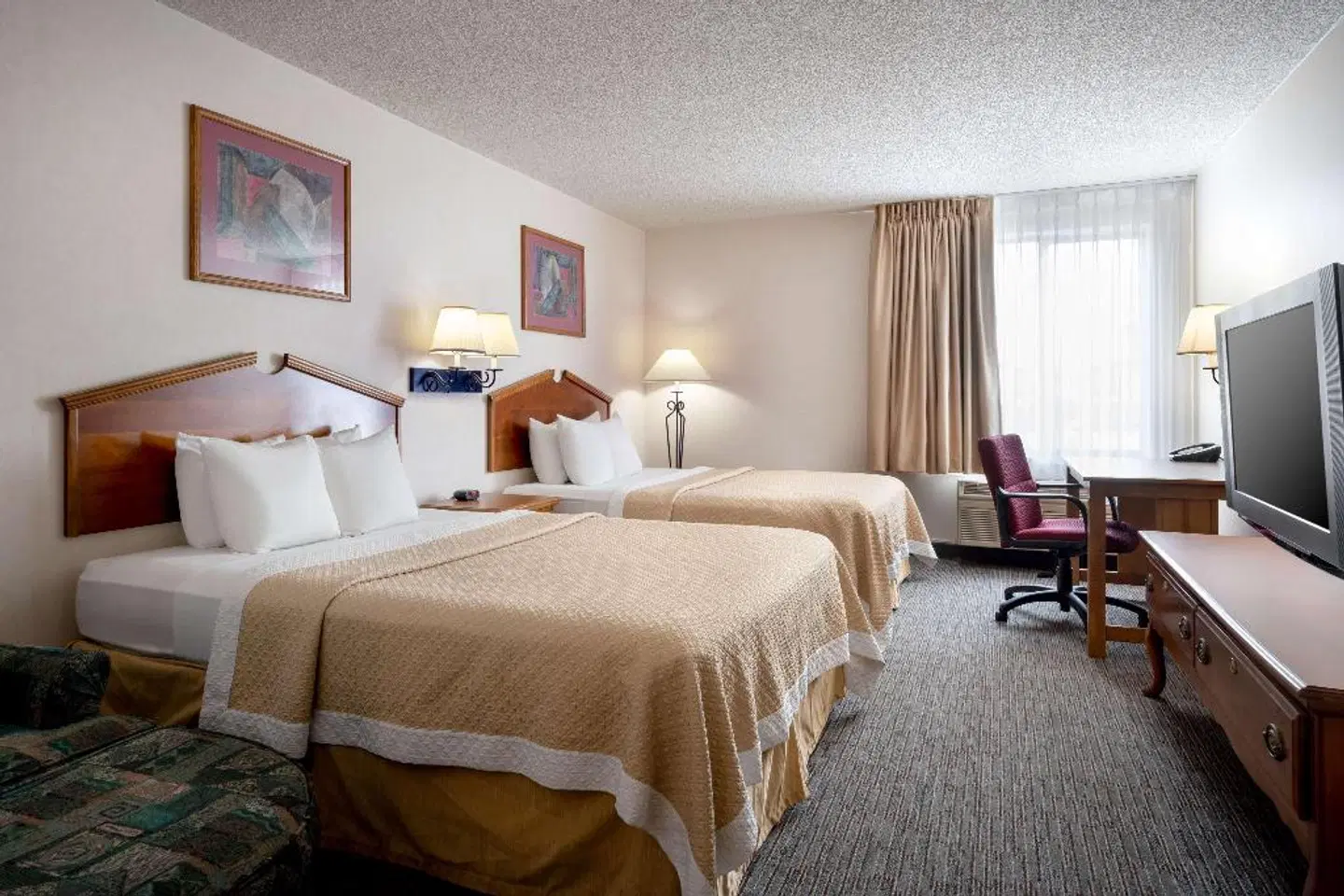 Days Inn & Suites by Wyndham Denver International Airport ROOM_EXAMPLE