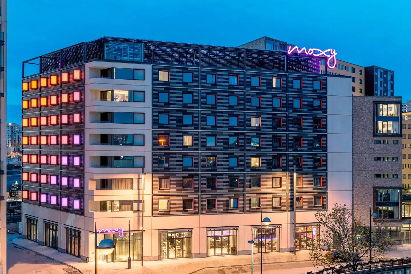 Moxy London Stratford EXTERIOR
