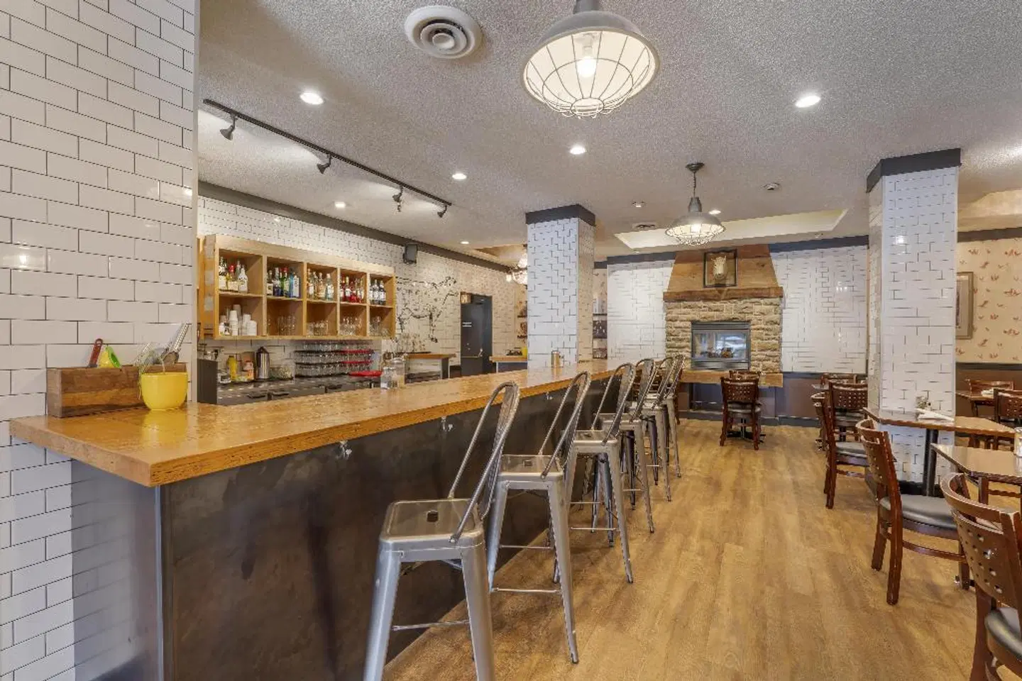 Best Western Plus Carlton Plaza Hotel BAR