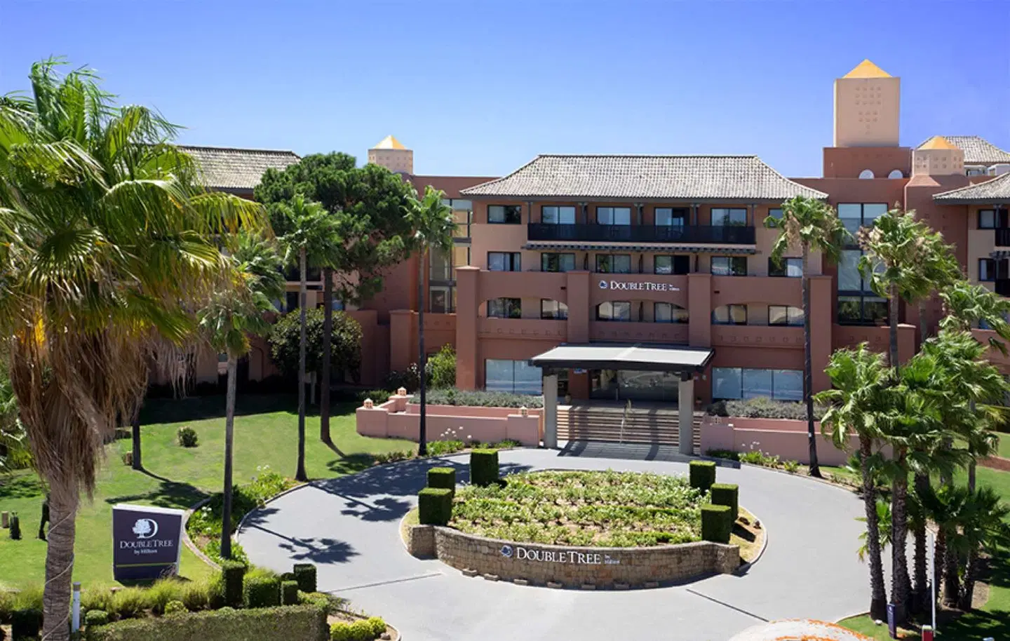 DoubleTree by Hilton Islantilla Beach & Golf Resort EXTERIOR