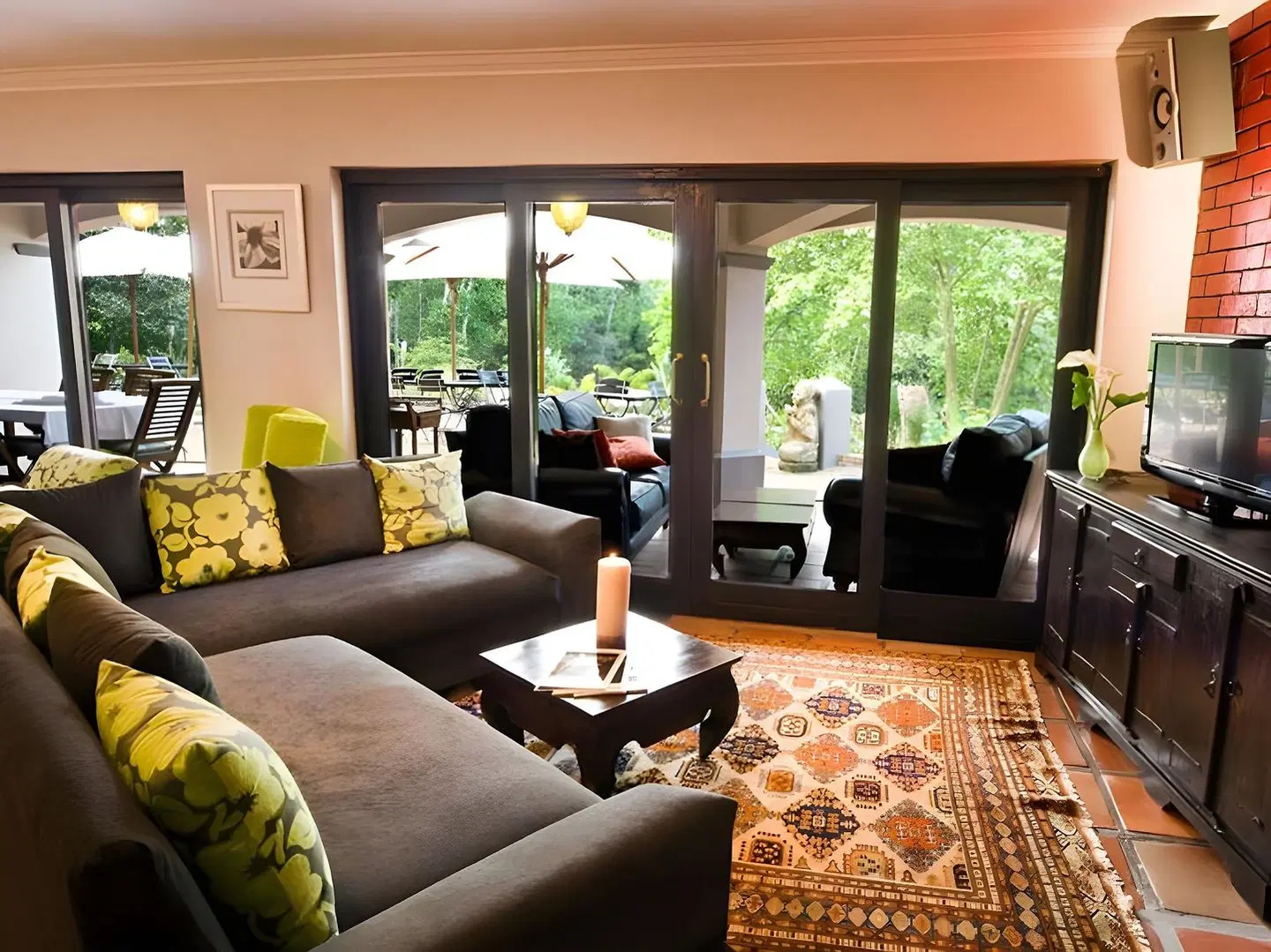 Southern Light Country House ROOM_EXAMPLE