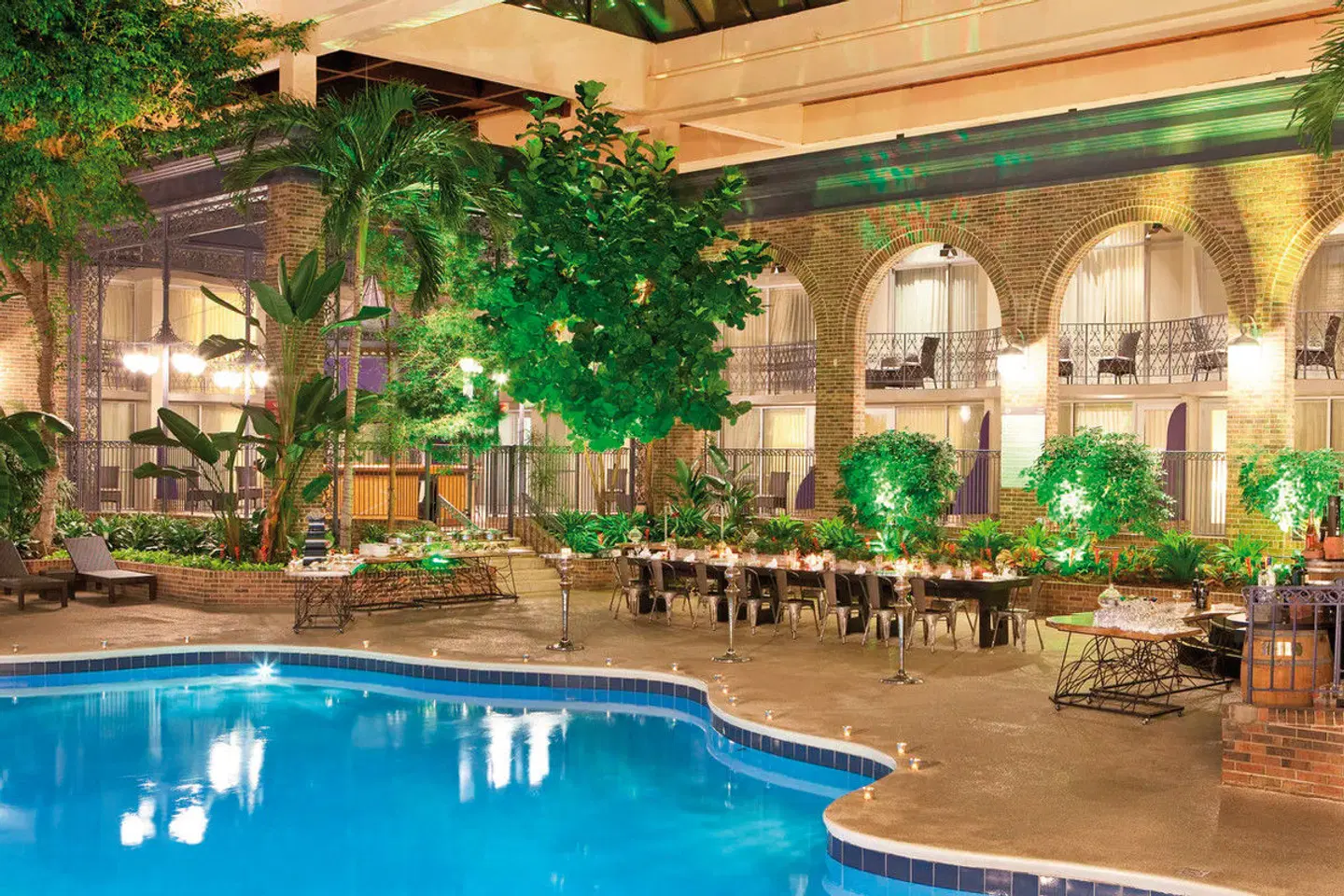 Courtland Grand Hotel OUTDOOR_POOL
