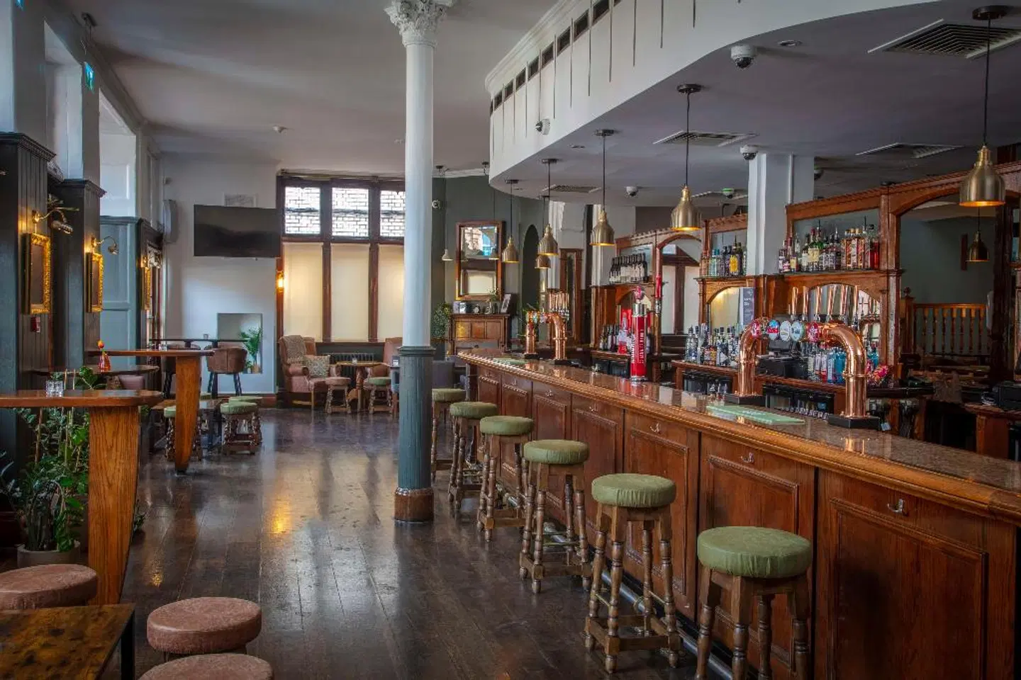 Clayton Crown Hotel London BAR