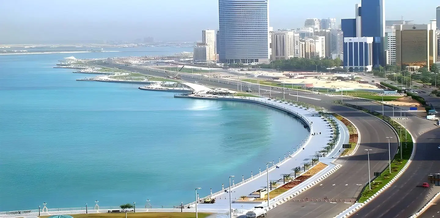 Corniche Hotel Abu Dhabi OUTDOOR_POOL