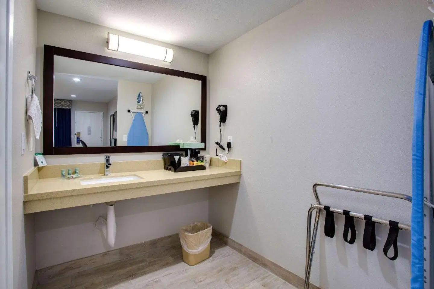 SureStay Plus Hotel by Best Western Chula Vista West BATHROOM