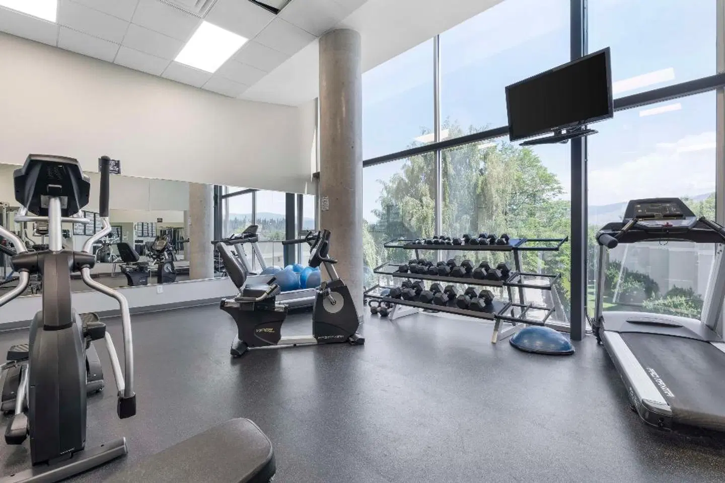 Best Western Plus Kelowna Hotel & Suites SPORTS_AND_LEISURE