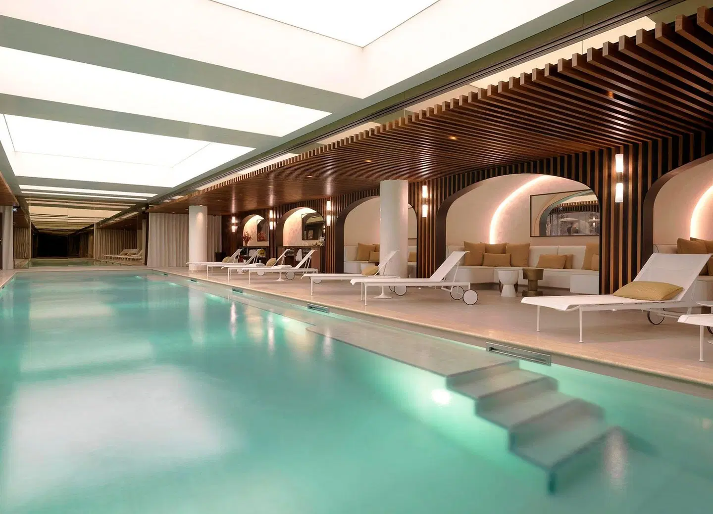D'Aubusson INDOOR_POOL