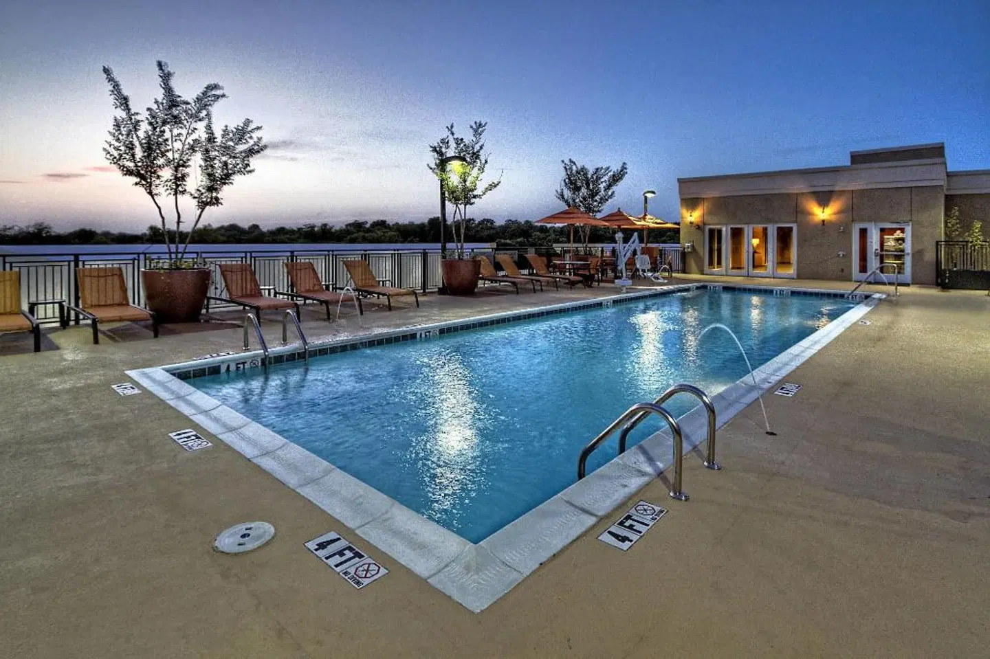 Courtyard by Marriott Nashville Green Hills OUTDOOR_POOL