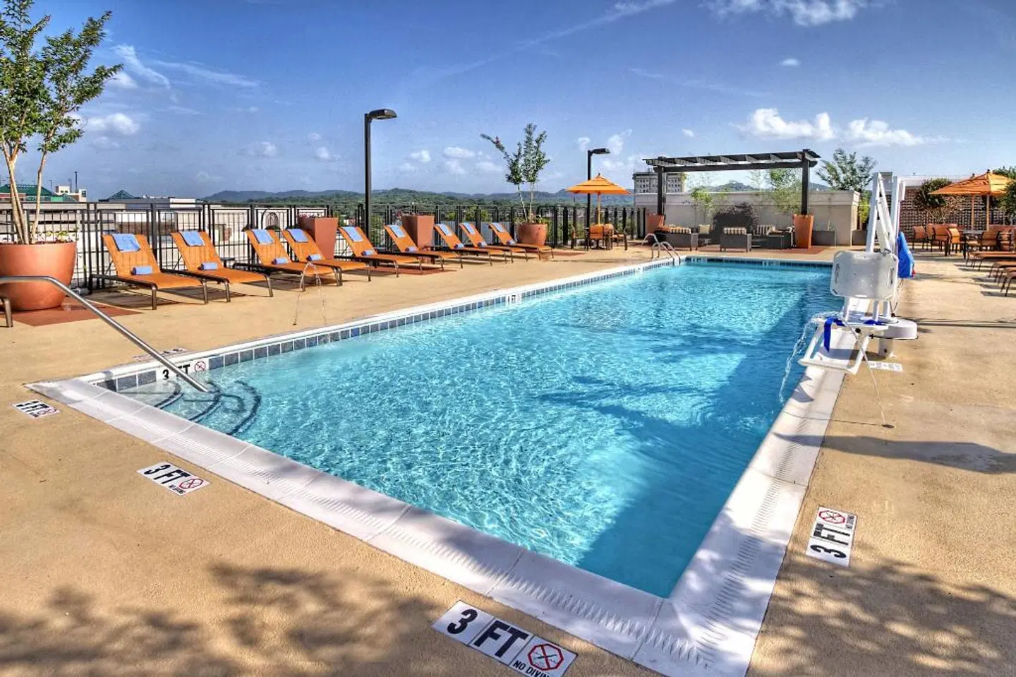 Courtyard by Marriott Nashville Green Hills OUTDOOR_POOL