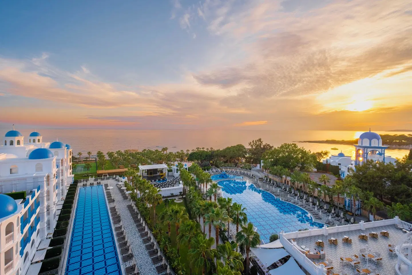 Rubi Platinum Spa Resort & Suites OUTDOOR_POOL