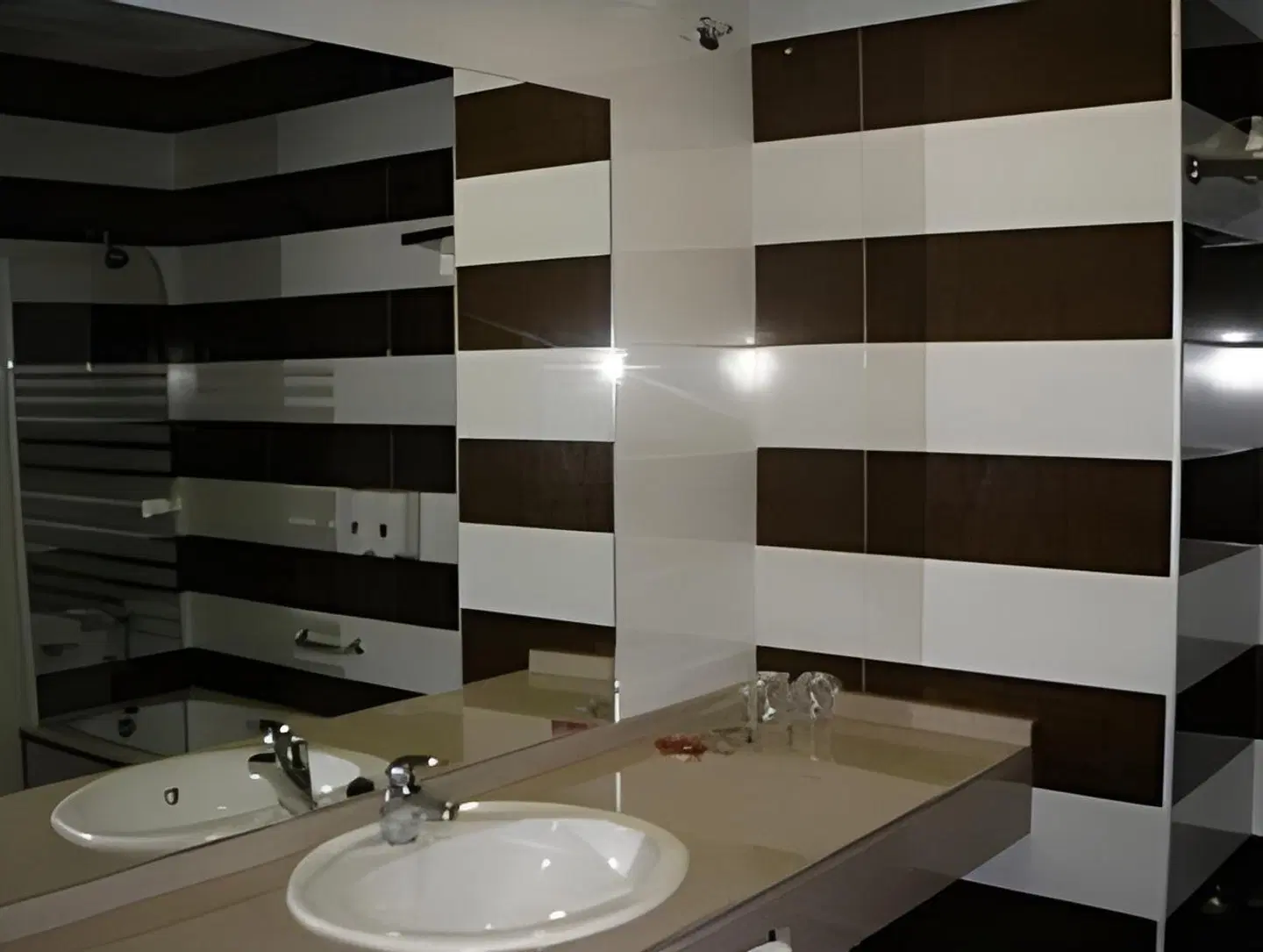 Romero Merida BATHROOM