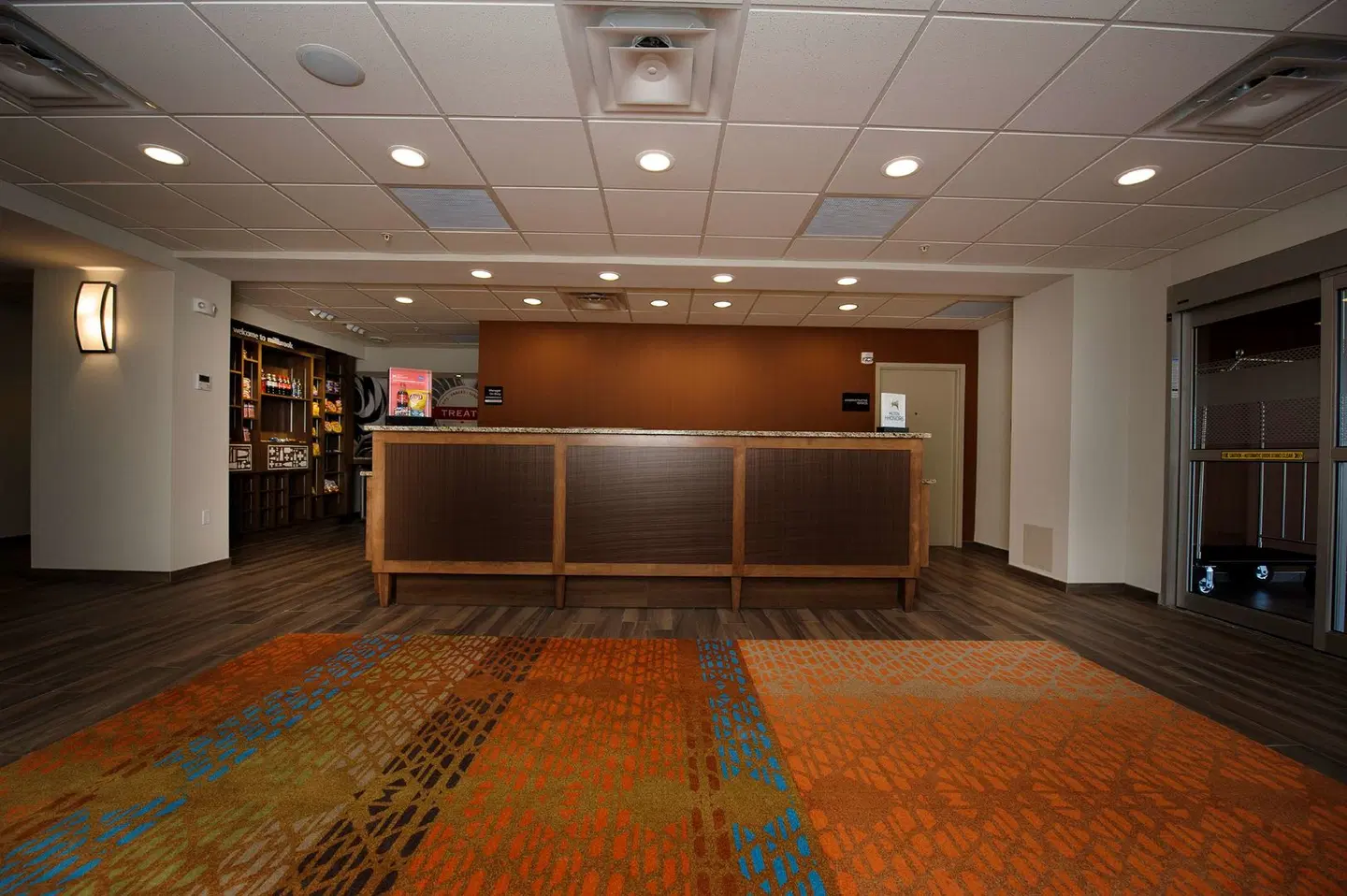 Hampton Inn & Suites by Hilton Truro LOUNGE_LOBBY