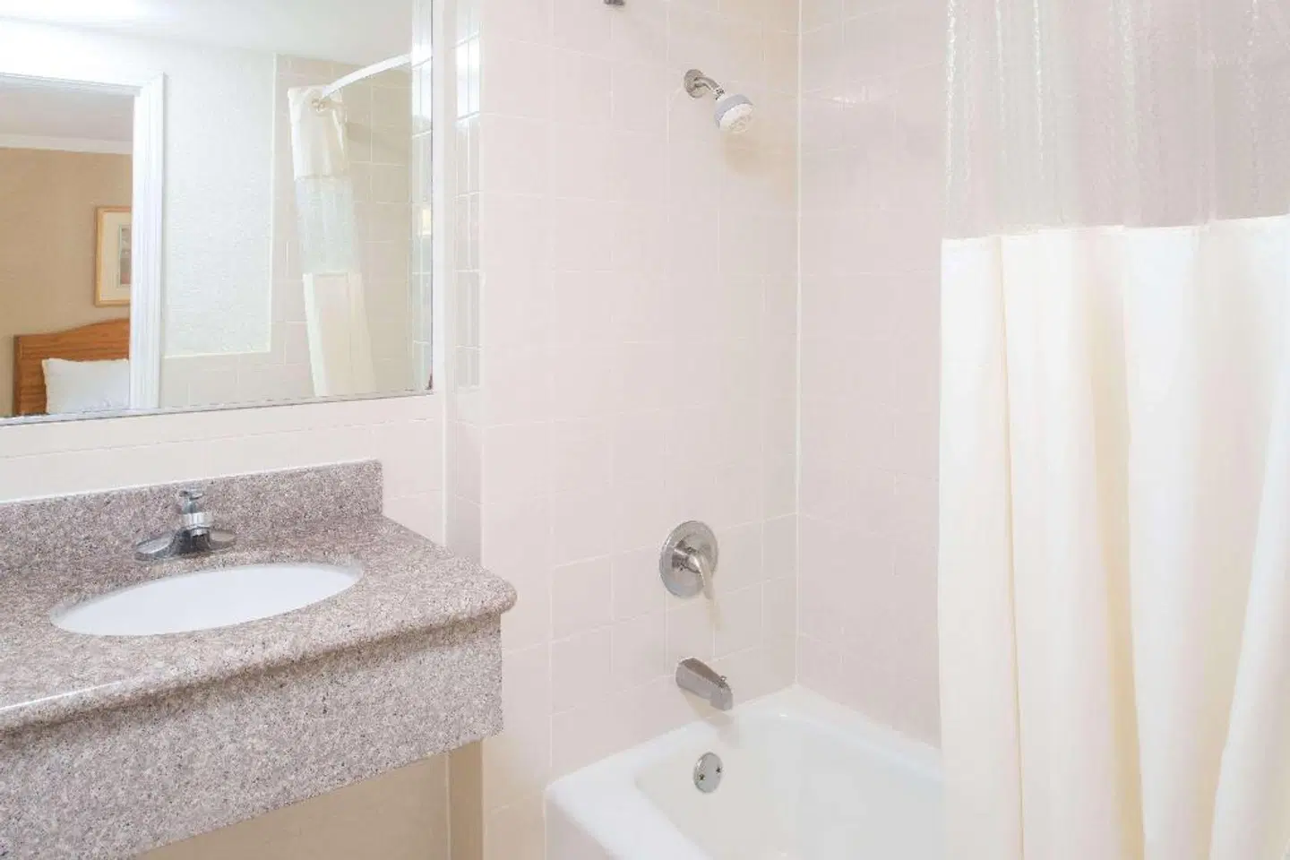 Days Inn by Wyndham San Francisco Downtown/Civic Cntr Area Badezimmer