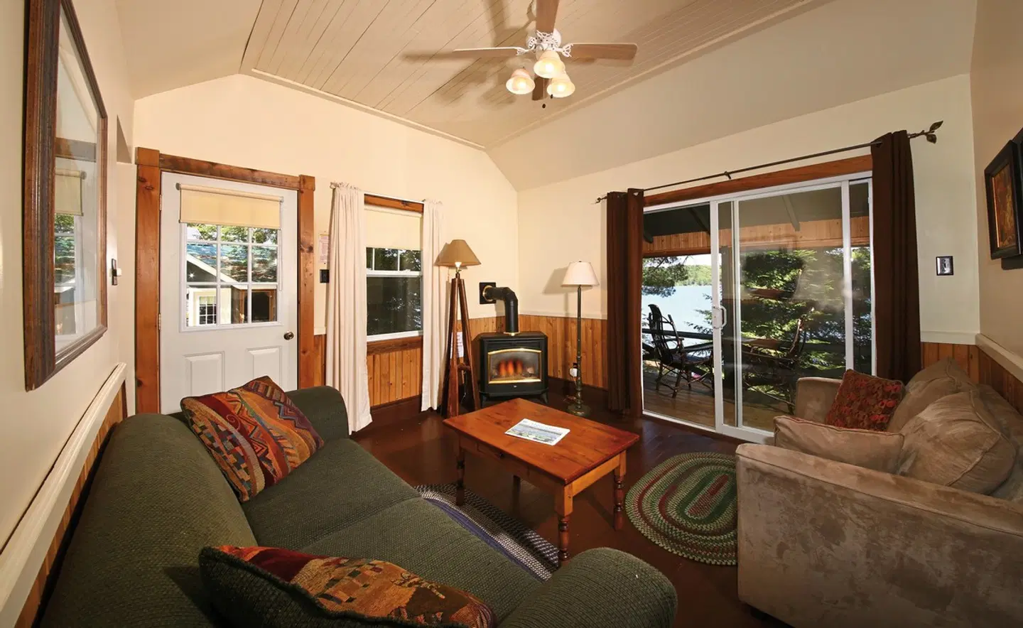 Bartlett Lodge ROOM_EXAMPLE