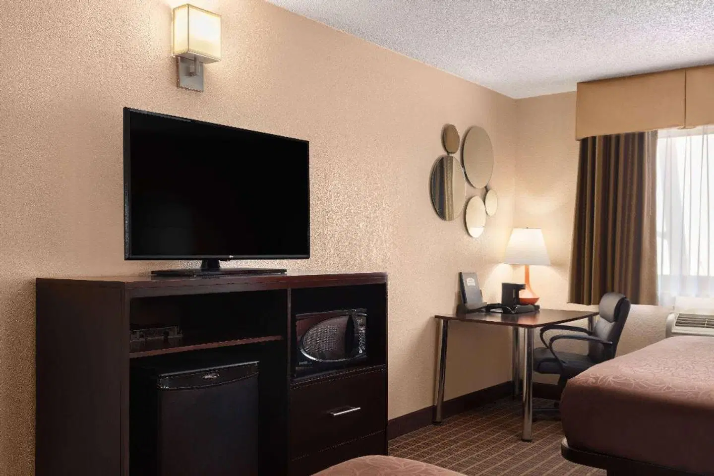 Howard Johnson Williams ROOM_EXAMPLE