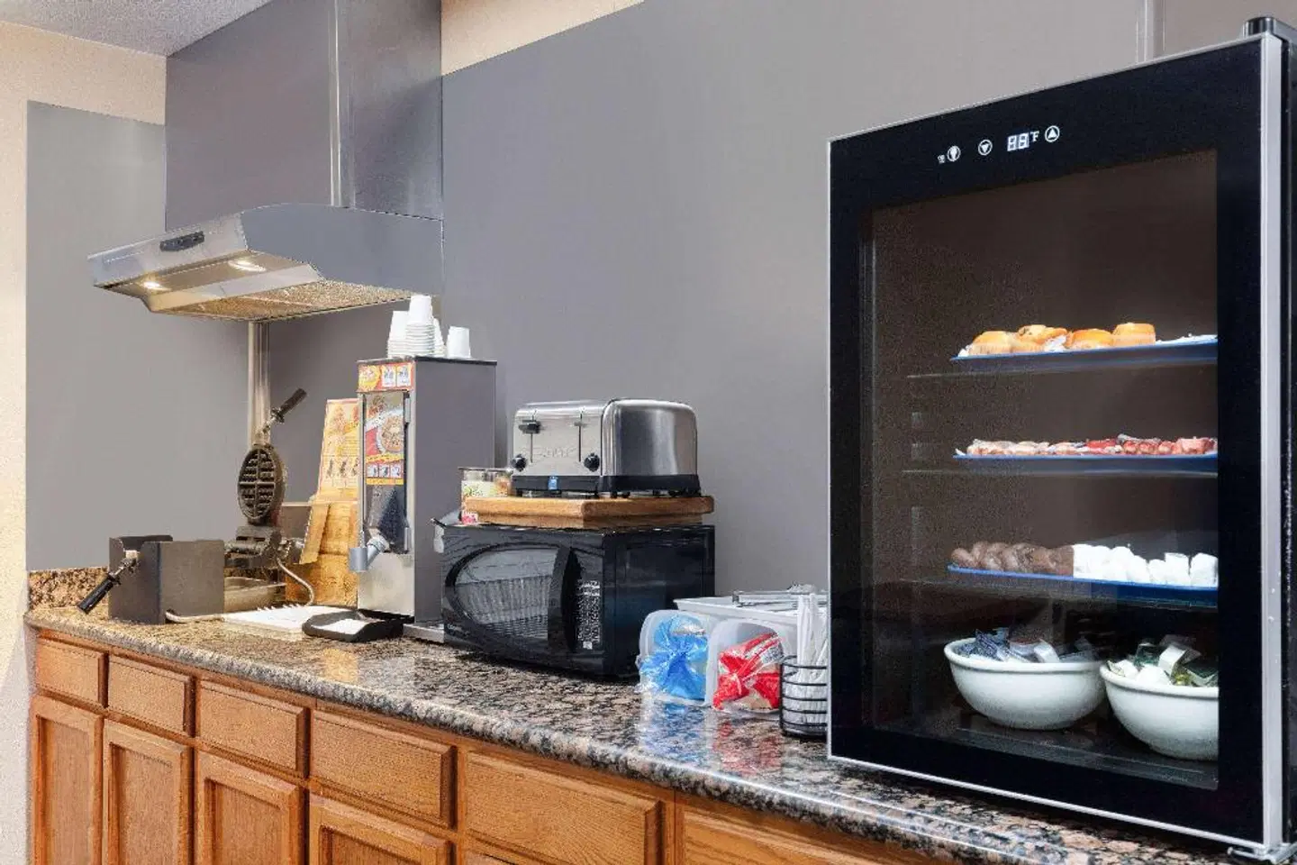 Howard Johnson Williams BATHROOM