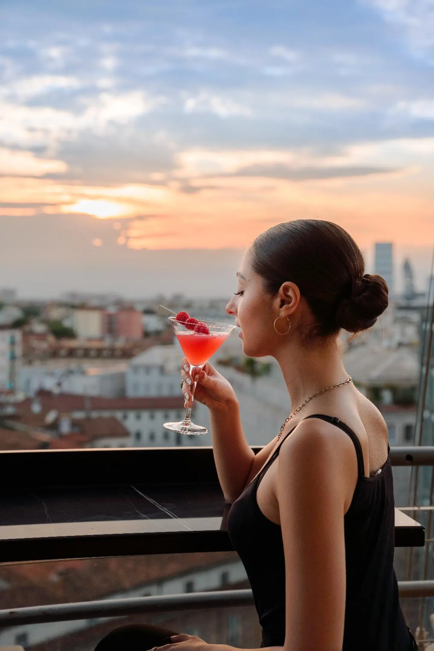 The Square Milano Duomo PEOPLE