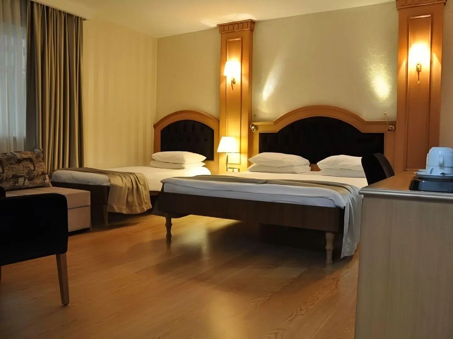 Aprilis Hotel ROOM_EXAMPLE