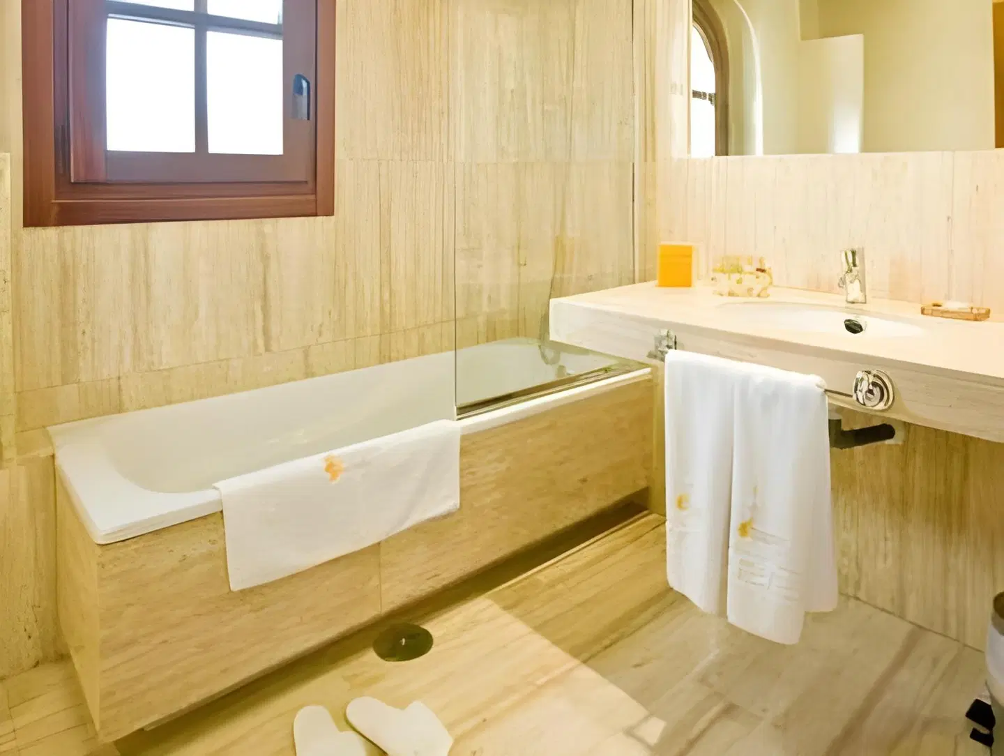 Bodegas Hacienda Albae Badezimmer