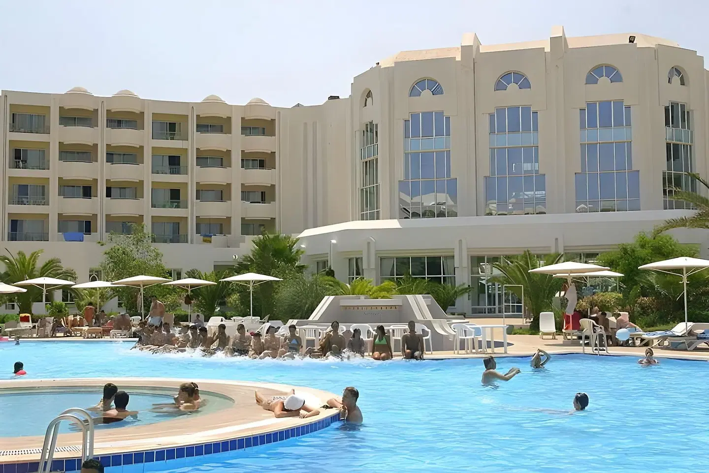 El Mouradi El Menzah OUTDOOR_POOL