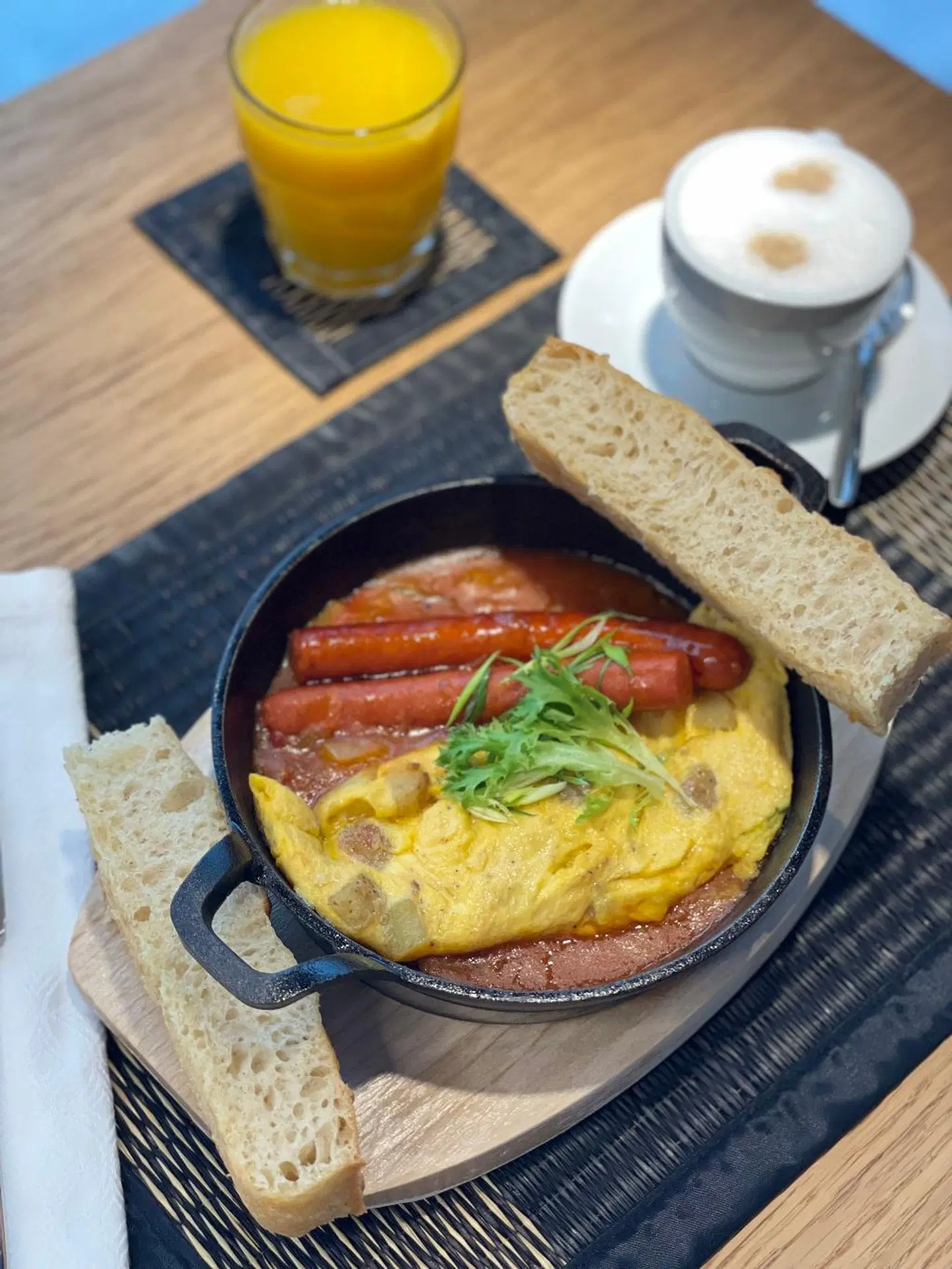 Vagabond Broadway RESTAURANT