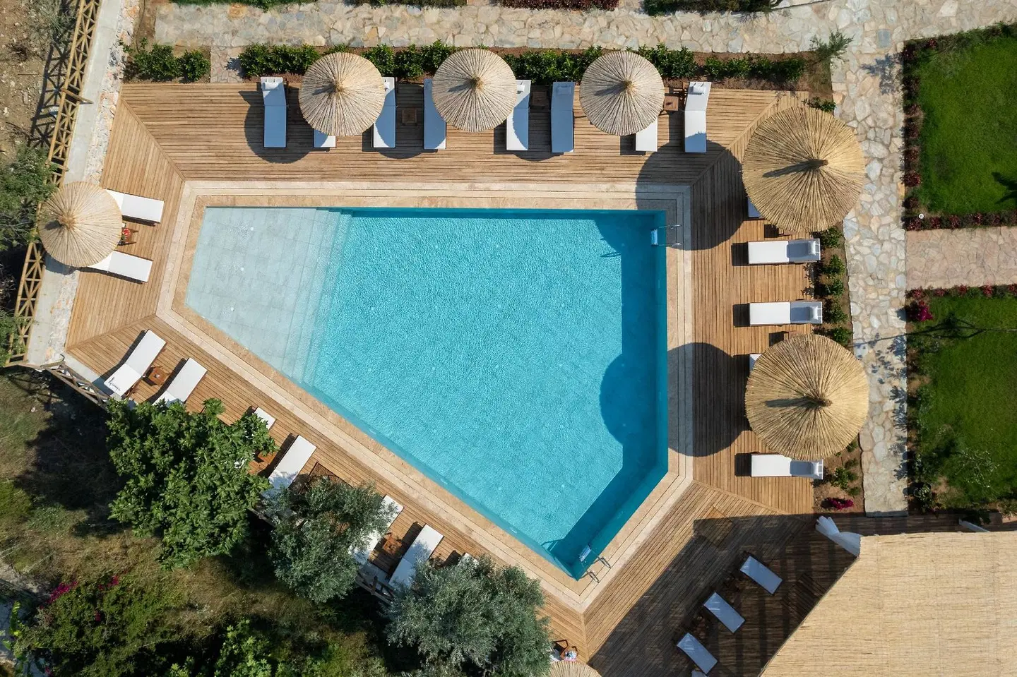 Boho Garden Boutique Hotel OUTDOOR_POOL