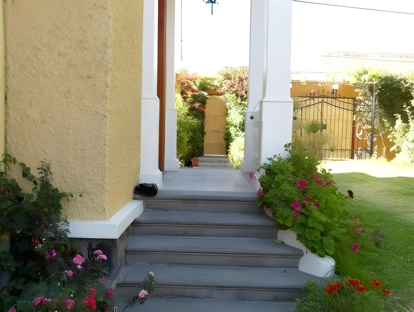 Posada El Castillo GARDEN