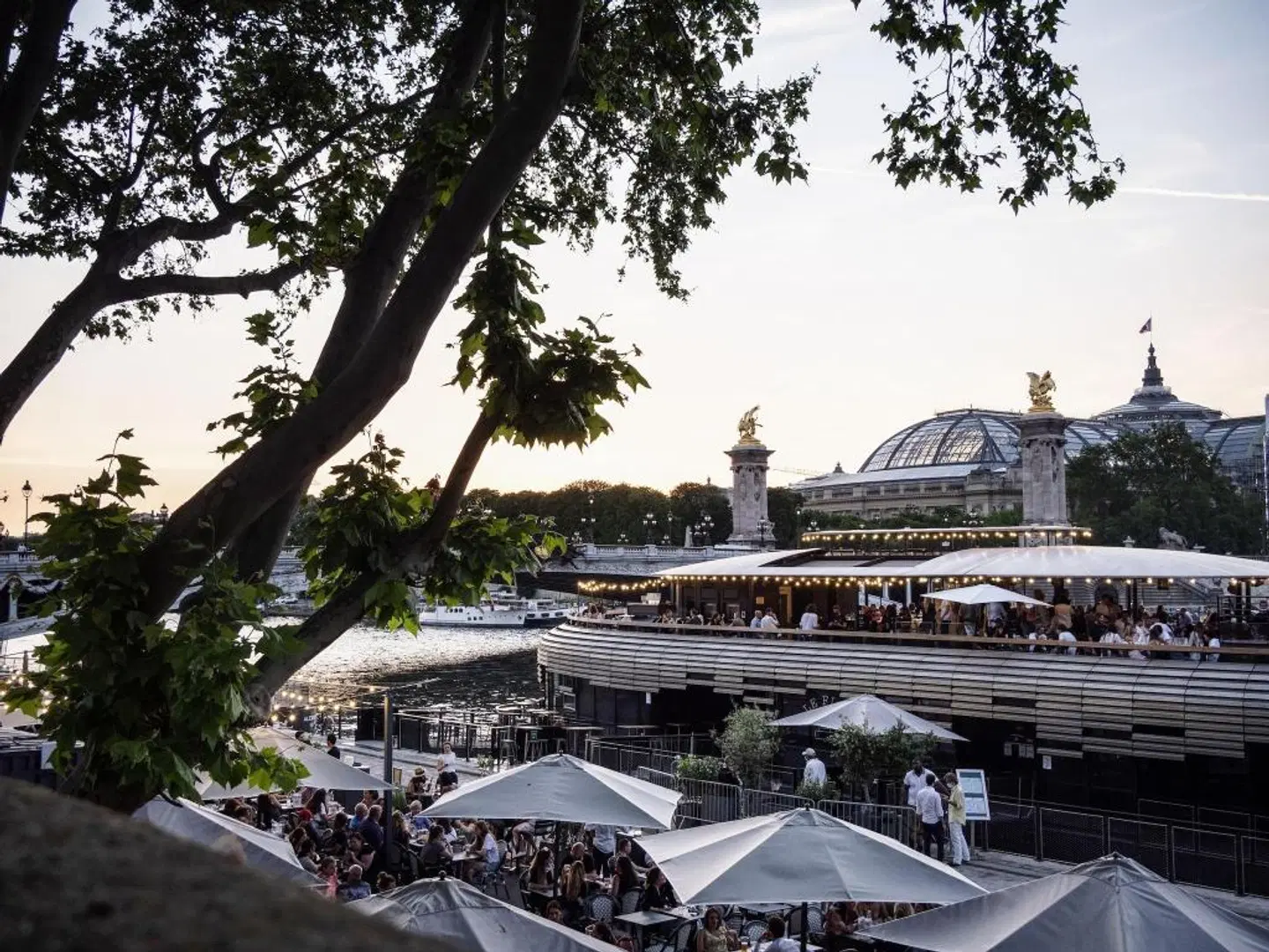 Pullman Paris Tour Eiffel EXTERIOR
