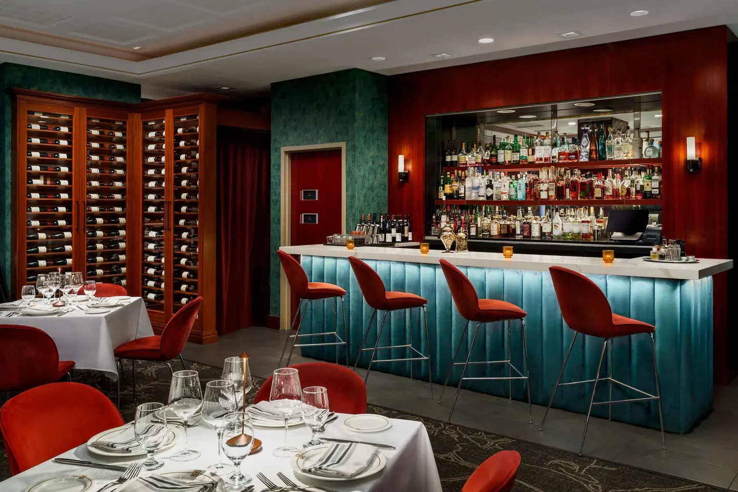 DoubleTree by Hilton New York Midtown Fifth Ave Bar