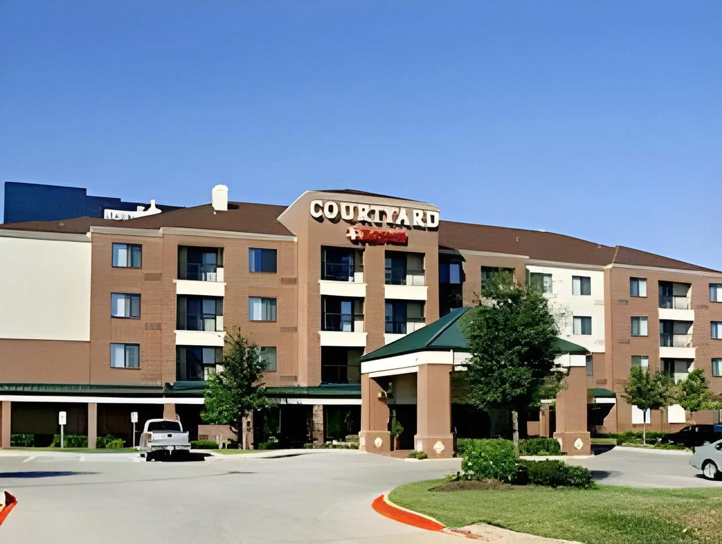Courtyard by Marriott Dallas DFW Airport South/Irving EXTERIOR