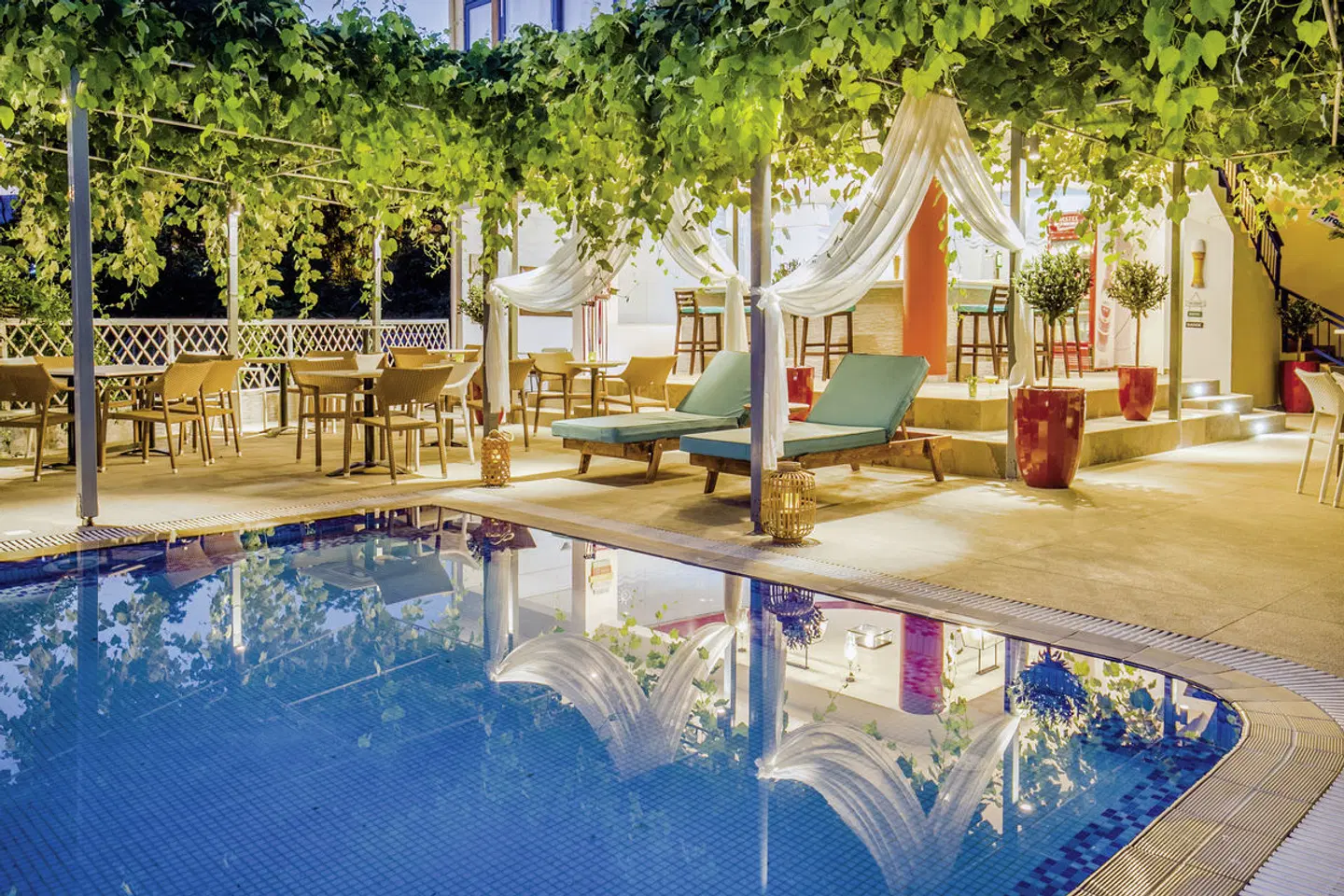 Thalassies OUTDOOR_POOL