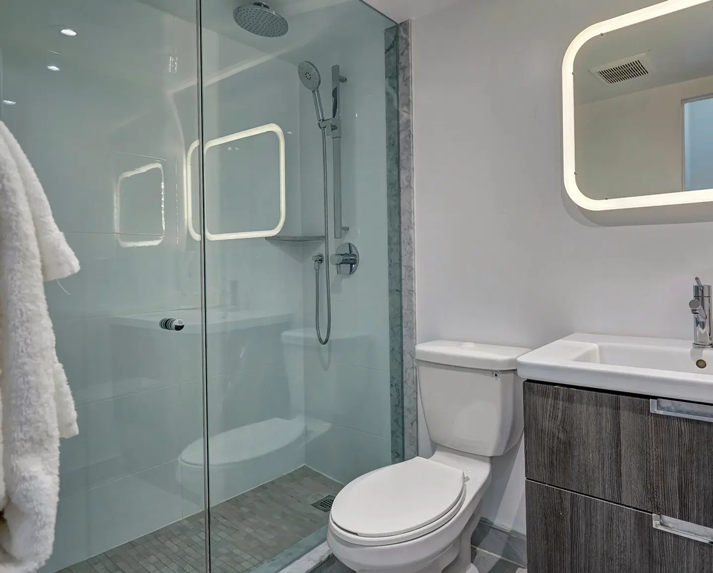 Town Inn Suites Toronto Badezimmer