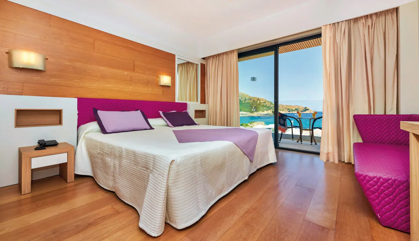 S'Entrador Playa & Spa ROOM_EXAMPLE
