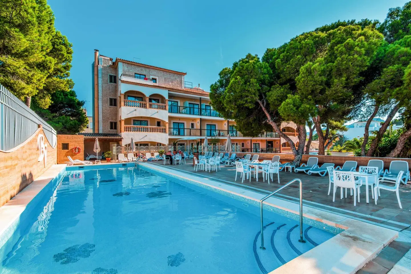 Baviera OUTDOOR_POOL