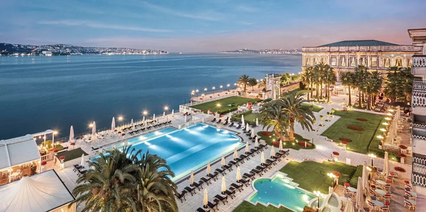 Ciragan Palace Kempinski Istanbul OUTDOOR_POOL