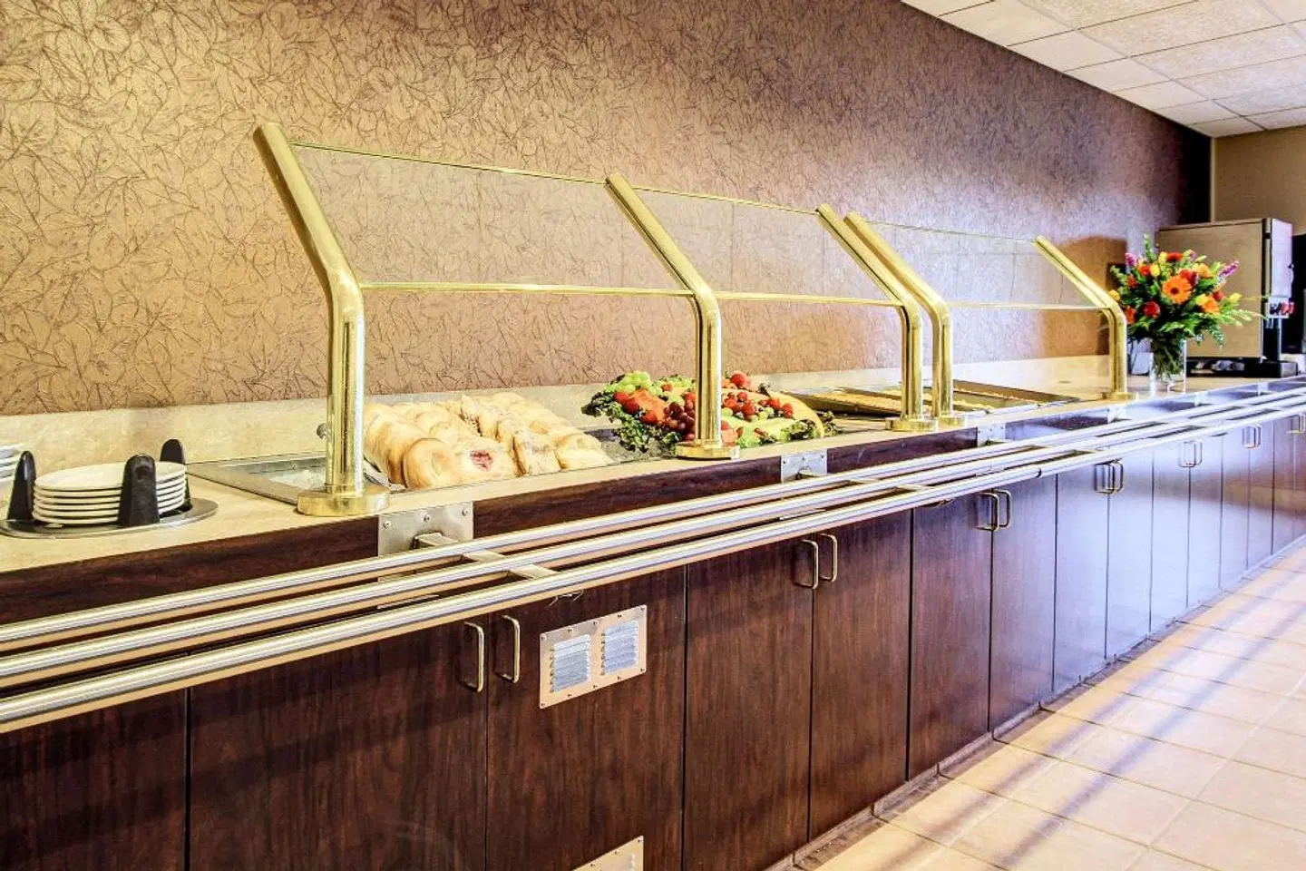 Clarion Suites Anchorage Downtown Restaurant