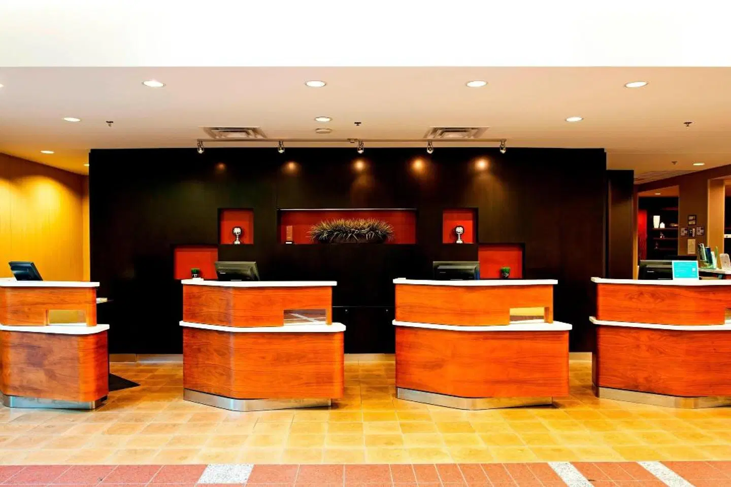 Courtyard by Marriott Ottawa East LOUNGE_LOBBY