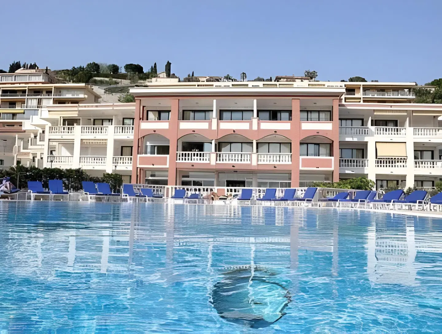 Résidence L'Ange Gardien by Pierre & Vacances OUTDOOR_POOL