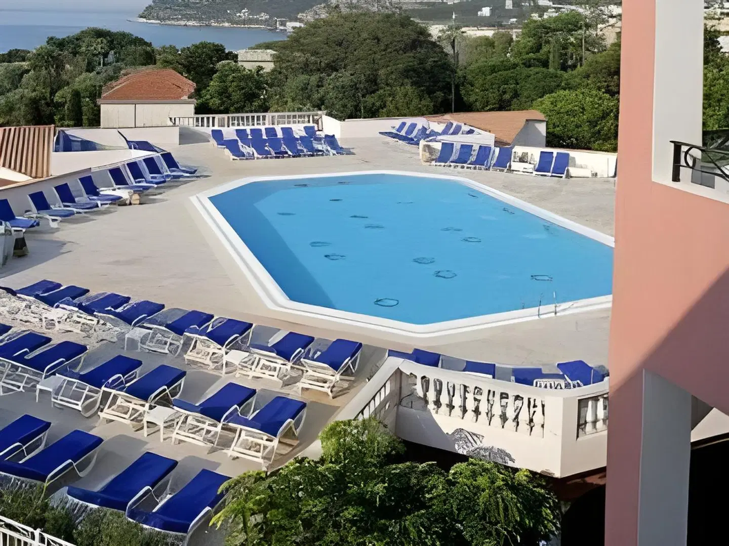 Résidence L'Ange Gardien by Pierre & Vacances OUTDOOR_POOL