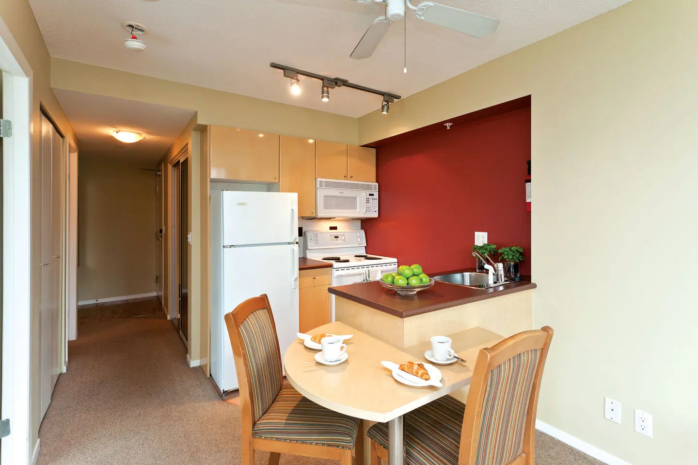 Lord Stanley Suites On The Park Restaurant