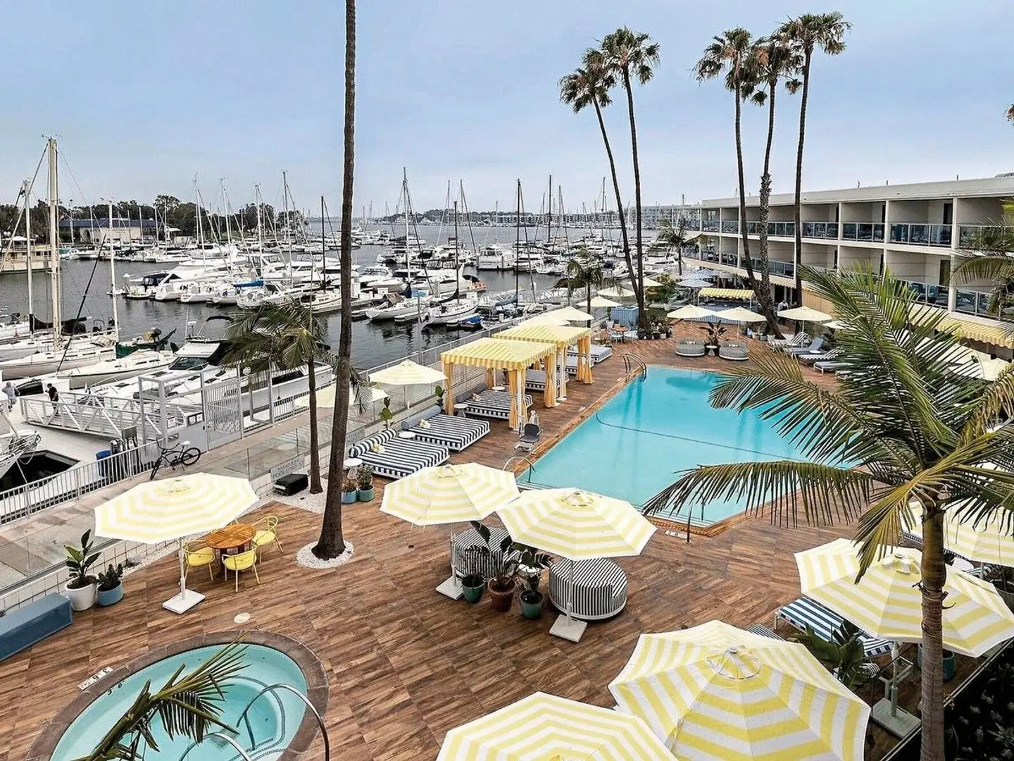 Marina del Rey Hotel OUTDOOR_POOL