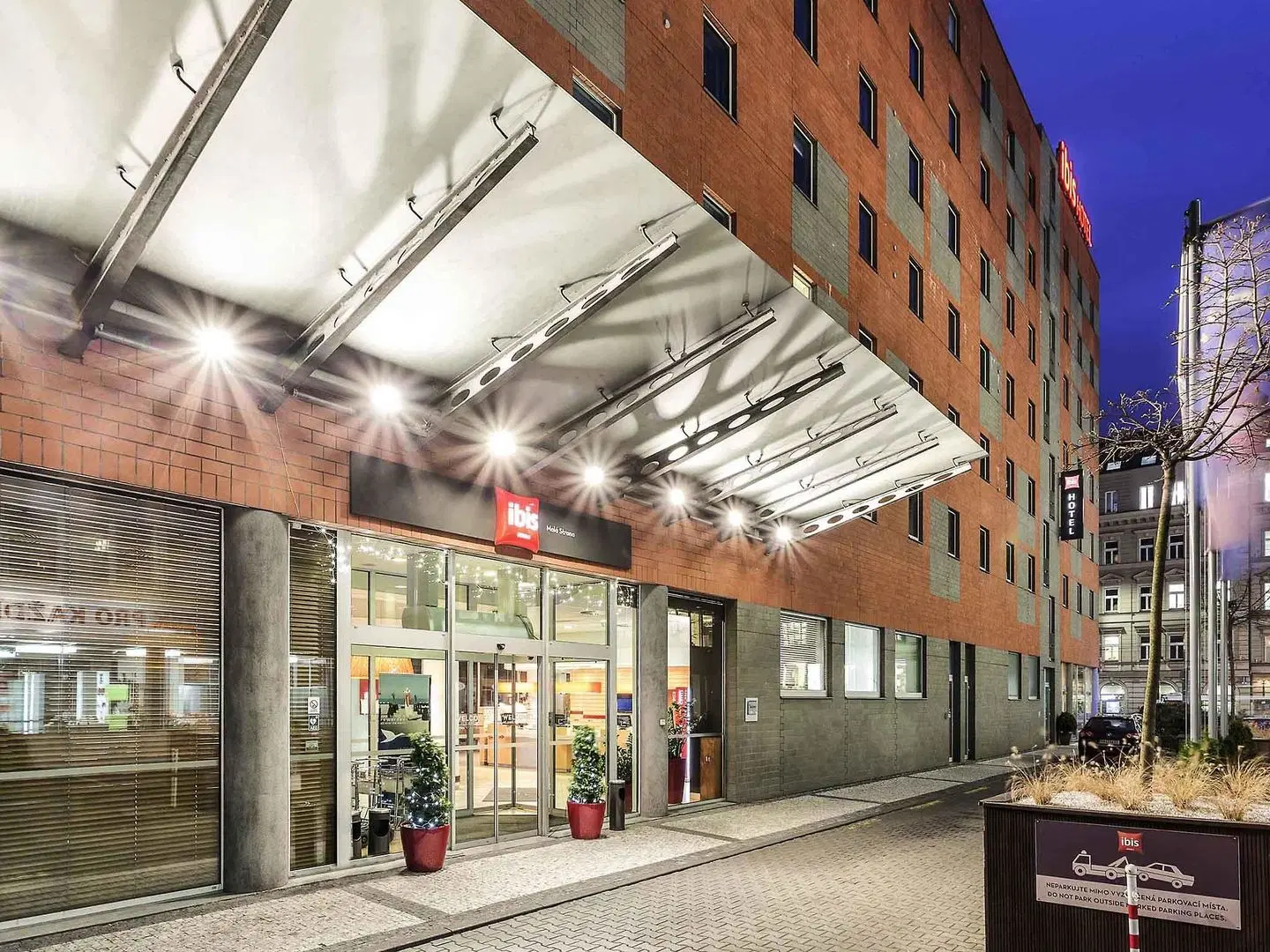ibis Praha Mala Strana EXTERIOR