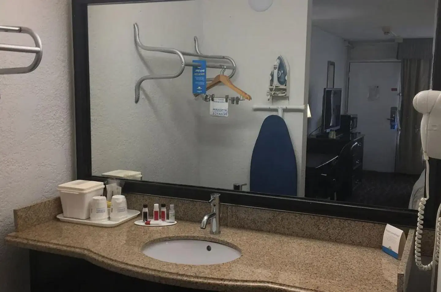 Days Inn by Wyndham Stuart Badezimmer