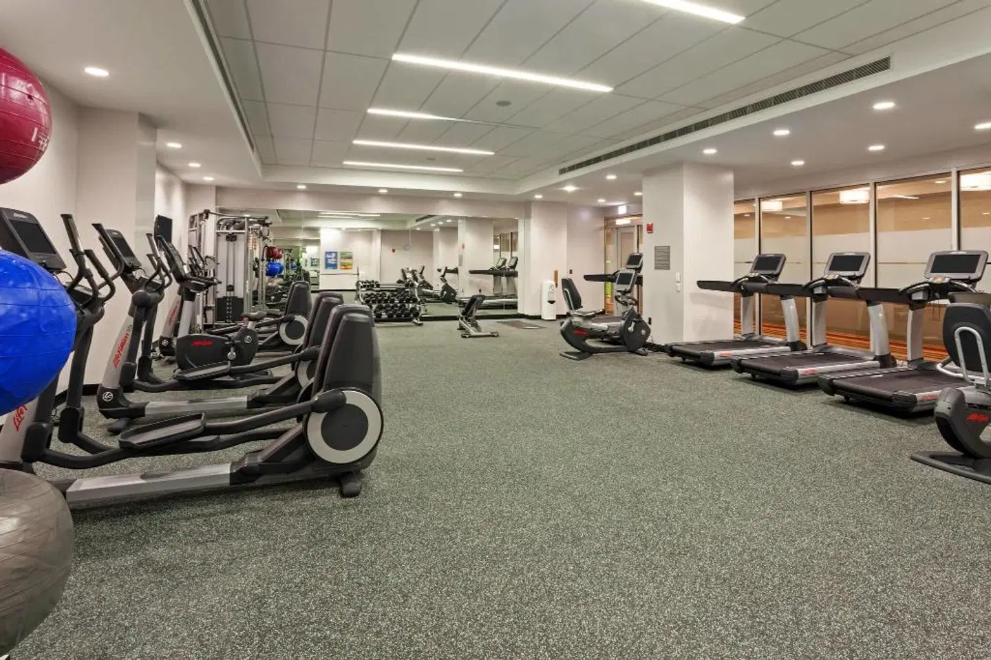 Fairfield Inn & Suites by Marriott Chicago Downtown-River North SPORTS_AND_LEISURE