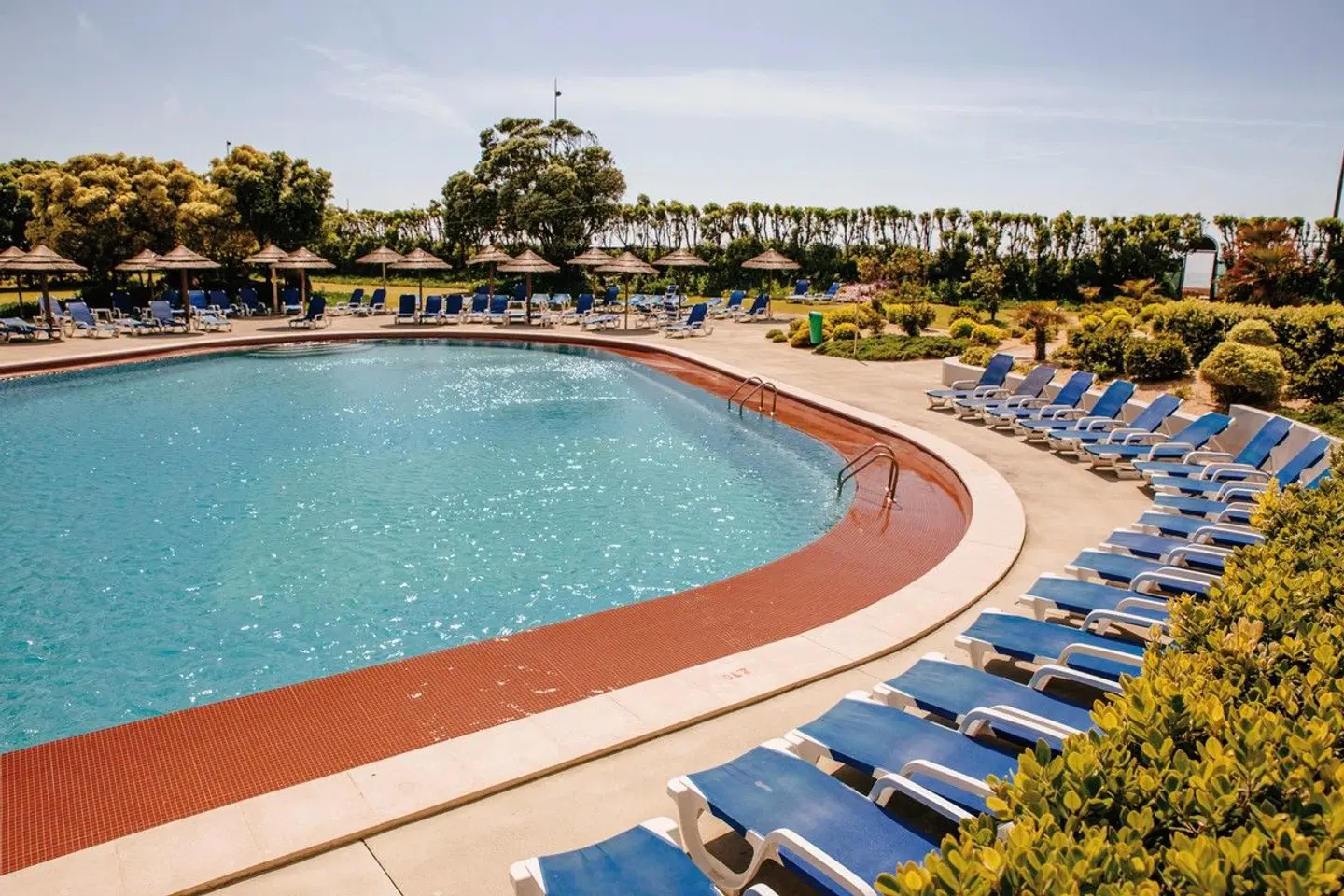 Axis Vermar Conference & Beach Hotel OUTDOOR_POOL